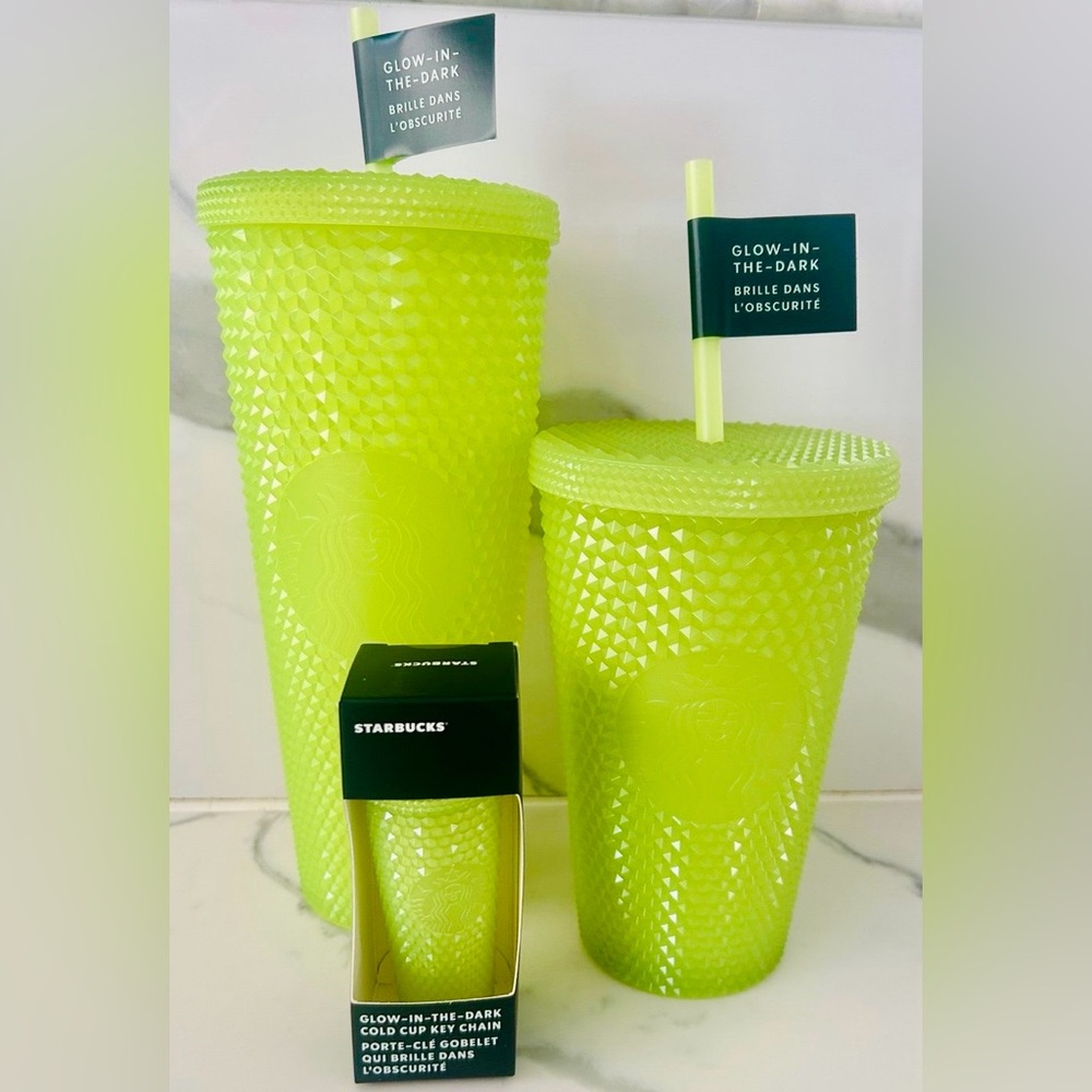 💚3 piece set 💚 Starbucks Studded Glow-in-the-Dark tumbler and keychain